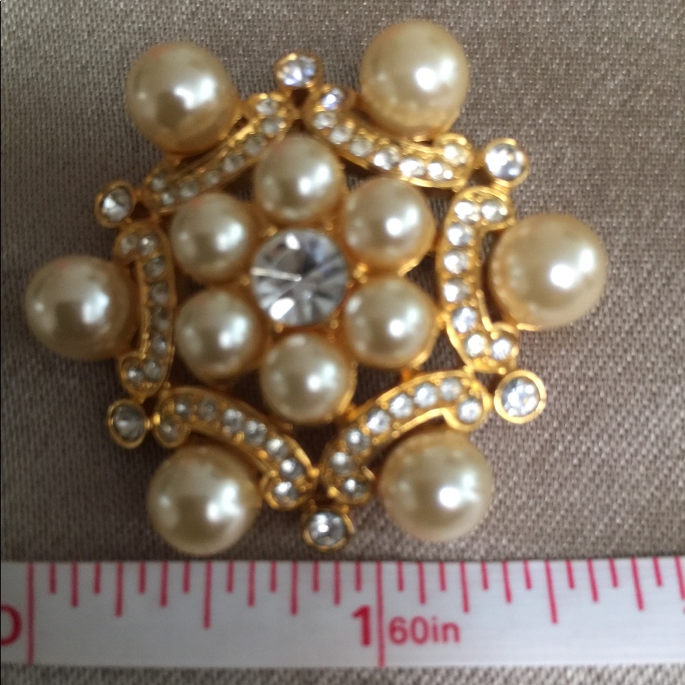 Joan Rivers brooch